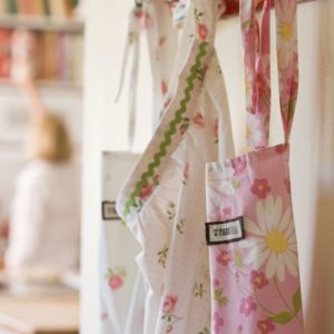 How to Make Aprons from Vintage Sheets