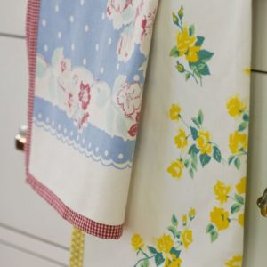 How to Make Dish Towels from Vintage Tablecloths